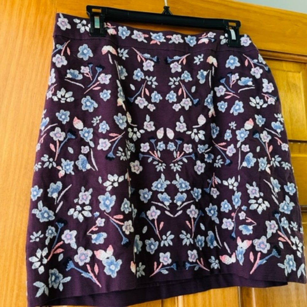 NWT Loft embroidered short skirt